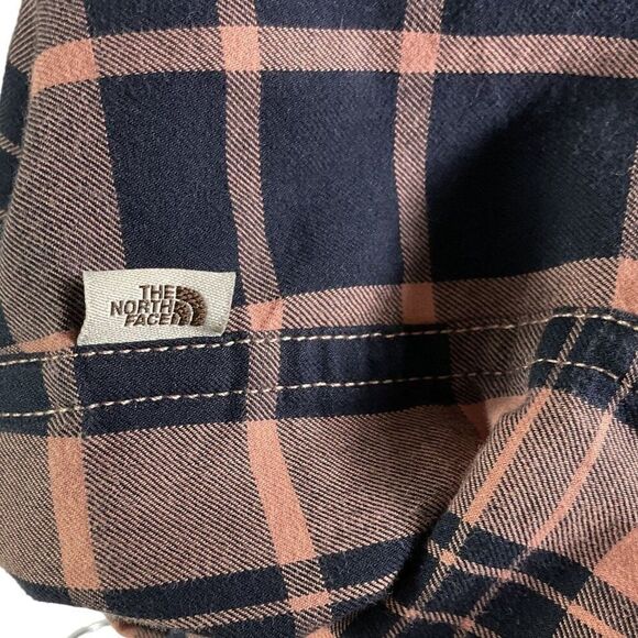 The North Face Men's Medium Plaid Button-Up Long Sleeve Shirt, Navy Blue & Pink - Picture 6 of 12